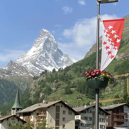 House St-george Alpine With Terrace And View On Village Apartament Zermatt